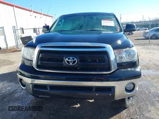 2011 Toyota Tundra z VIN 5TFEY5F12BX115107, wystawiony jako IAAI lot #41426224 z przebiegiem 143 487 mil mil oraz . Historia ofert i sprzedaży dostępna na DreamBid. Obrazek 12.