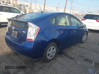 2010 Toyota Prius II with VIN JTDKN3DU3A0153692, listed as a IAAI auction lot 41371359 with 129,195 mi miles. Bid and sale history available at carsss.com. Image 4.