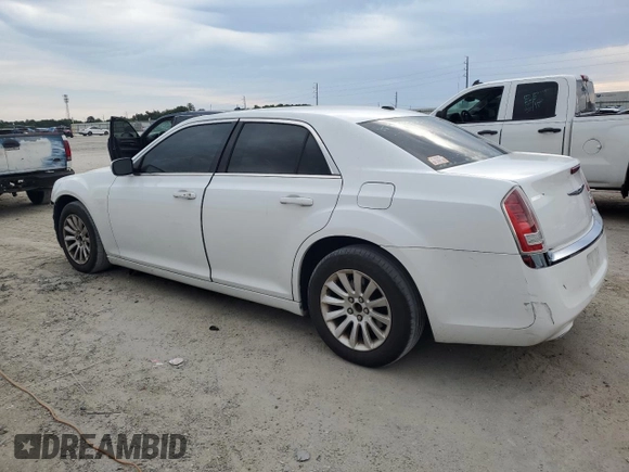 2014 Chrysler 300 z VIN 2C3CCAAG6EH335857, wystawiony jako Copart lot #58770385 z przebiegiem 206 547 mil mil oraz Szkoda całkowita • Salvage title. Historia ofert i sprzedaży dostępna na DreamBid. Obrazek 2.
