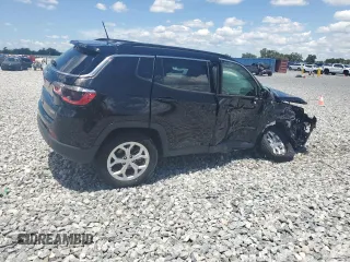 2024 Jeep Compass Latitude z VIN 3C4NJDBNXRT133089, wystawiony jako Copart lot #56872625 z przebiegiem 25 282 mil mil oraz Nie do naprawy • Non repairable. Historia ofert i sprzedaży dostępna na DreamBid. Obrazek 3.