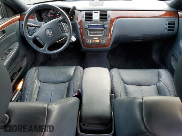 2008 Cadillac DTS Professional Limousine z VIN 1GEEK90Y38U550279, wystawiony jako Copart lot #44219435 z przebiegiem 47 703 mil mil oraz Tytuł czysty. Historia ofert i sprzedaży dostępna na DreamBid. Obrazek 8.