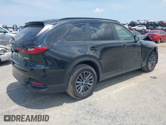 2025 Mazda CX-70 Preferred z VIN JM3KJBHD5S1117439, wystawiony jako IAAI lot #42338025 z przebiegiem 10 916 mil mil oraz . Historia ofert i sprzedaży dostępna na DreamBid. Obrazek 4.