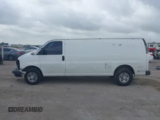 2016 Chevrolet Express Cargo z VIN 1GCWGBFF2G1138592, wystawiony jako IAAI lot #42500515 z przebiegiem Nie podano mil oraz . Historia ofert i sprzedaży dostępna na DreamBid. Obrazek 14.