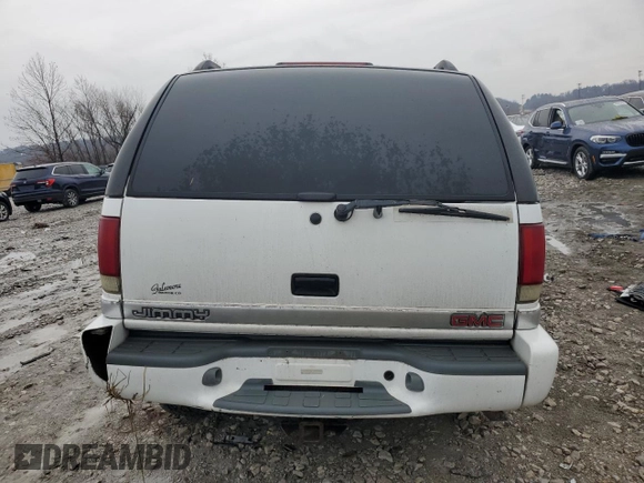 2000 GMC Jimmy Diamond Edition Luxury with VIN 1GKDT13W2Y2117114, listed as a Copart auction lot 85949424 with 0 mi miles and Salvage Title. Bid and sale history available at carsss.com. Image 6.