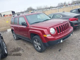 2016 Jeep Patriot High Altitude z VIN 1C4NJRFB6GD627434, wystawiony jako IAAI lot #41987352 z przebiegiem 97 686 mil mil oraz . Historia ofert i sprzedaży dostępna na DreamBid. Obrazek 1.
