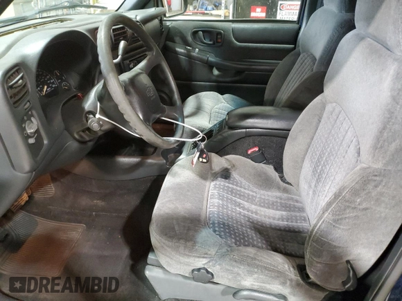 2001 Chevrolet S-10 LS with VIN 1GCCS19W018256081, listed as a Copart auction lot 53629275 with 145,627 mi miles and Salvage Title. Bid and sale history available at DreamBid. Image 7.