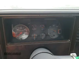 1984 Chevrolet El Camino z VIN 1GCCW80H7ER173291, wystawiony jako Copart lot #76606244 z przebiegiem Nie podano mil oraz Szkoda całkowita • Salvage title. Historia ofert i sprzedaży dostępna na DreamBid. Obrazek 9.