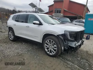 2024 GMC Acadia AWD Denali z VIN 1GKENRKS8RJ223909, wystawiony jako Copart lot #80306294 z przebiegiem 2845 mil mil oraz Szkody całkowita. Historia ofert i sprzedaży dostępna na DreamBid. Obrazek 4.