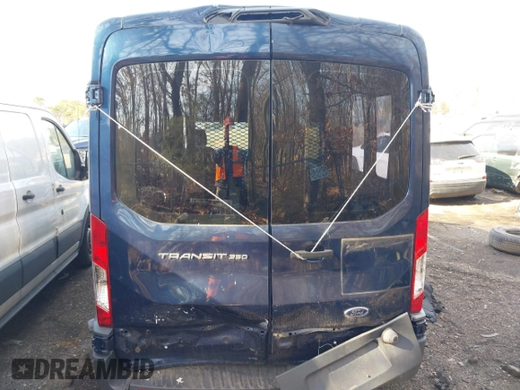 2018 Ford Transit XL z VIN 1FDZX2CM3JKB08238, wystawiony jako IAAI lot #41645406 z przebiegiem 12 733 mil mil oraz . Historia ofert i sprzedaży dostępna na DreamBid. Obrazek 16.