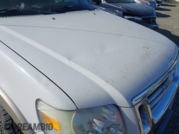2010 Ford Explorer Eddie Bauer z VIN 1FMEU7EE8AUA98899, wystawiony jako IAAI lot #42058393 z przebiegiem 105 619 mil mil oraz . Historia ofert i sprzedaży dostępna na DreamBid. Obrazek 6.