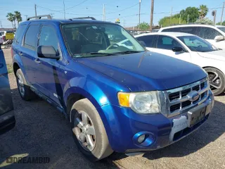 2008 Ford Escape XLT with VIN 1FMCU03188KE00812, listed as a IAAI auction lot 42015999 with 106,111 mi miles. Bid and sale history available at carsss.com. Image 1.