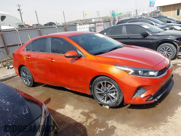 2022 Kia Forte LXS z VIN 3KPF24AD8NE434985, wystawiony jako IAAI lot #41797267 z przebiegiem 50 704 mil mil oraz . Historia ofert i sprzedaży dostępna na DreamBid. Obrazek 13.