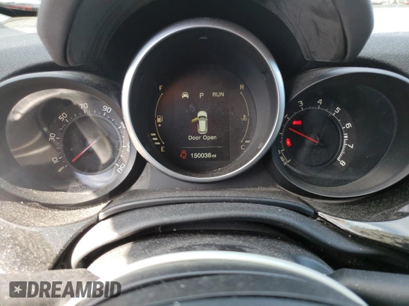 2016 FIAT 500X Lounge z VIN ZFBCFYDT4GP395562, wystawiony jako Copart lot #52273235 z przebiegiem 150 036 mil mil oraz Szkody całkowita. Historia ofert i sprzedaży dostępna na DreamBid. Obrazek 9.