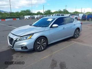 2020 Nissan Altima 2.5 SL with VIN 1N4BL4EV2LC135355, listed as a IAAI auction lot 41778726 with 104,603 mi miles. Bid and sale history available at carsss.com. Image 2.