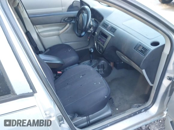 2007 Ford Focus S with VIN 1FAFP34N97W323618, listed as a IAAI auction lot 42003664 with 229,254 mi miles and . Bid and sale history available at carsss.com. Image 5.