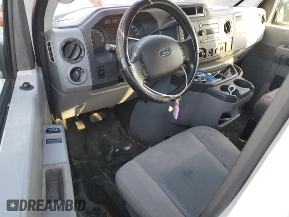 2014 Ford Econoline Passenger XL z VIN 1FBSS3BL3EDB20939, wystawiony jako Copart lot #43781415 z przebiegiem 143 741 mil mil oraz Tytuł czysty. Historia ofert i sprzedaży dostępna na DreamBid. Obrazek 8.