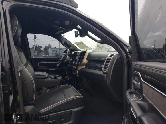 2019 Ram 2500 Laramie with VIN 3C6UR5FL7KG548833, listed as a IAAI auction lot 41557588 with 169,414 mi miles. Bid and sale history available at carsss.com. Image 5.