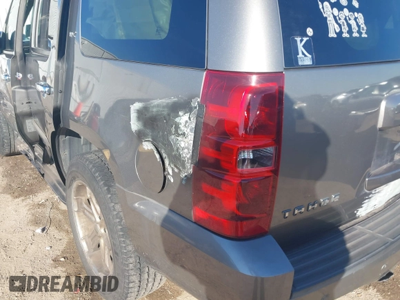 2008 Chevrolet Tahoe LTZ с VIN 1GNFC13008R192473, выставлен на аукционе IAAI как лот 41353411 с пробегом 163 581 миль миль и . История ставок и продаж доступна на DreamBid. Изображение 17.