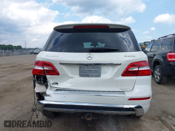 2015 Mercedes-Benz M 400 with VIN 4JGDA5GB8FA481715, listed as a IAAI auction lot 39877227 with 113,417 mi miles and . Bid and sale history available at DreamBid. Image 16.