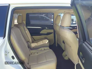 2019 Toyota Highlander SE with VIN 5TDKZRFH7KS551929, listed as a IAAI auction lot 42627458 with 84,117 mi miles and . Bid and sale history available at DreamBid. Image 8.