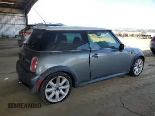 2006 MINI Hardtop S with VIN WMWRE33546TJ48416, listed as a Copart auction lot 51646105 with 110,104 mi miles and Clean Title. Bid and sale history available at DreamBid. Image 3.