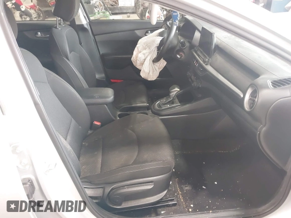 2019 Kia Forte LXS with VIN 3KPF24AD4KE044932, listed as a IAAI auction lot 42361743 with 85,783 mi miles and . Bid and sale history available at DreamBid. Image 5.