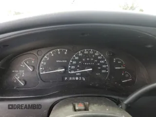 1998 Ford Explorer XLT z VIN 1FMZU35P8WZA89318, wystawiony jako Copart lot #71262134 z przebiegiem 160 028 mil mil oraz Szkoda całkowita • Salvage title. Historia ofert i sprzedaży dostępna na DreamBid. Obrazek 9.