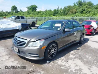 2012 Mercedes-Benz E 350 Luxury z VIN WDDHF5KB5CA629139, wystawiony jako IAAI lot #42360346 z przebiegiem 142 949 mil mil oraz . Historia ofert i sprzedaży dostępna na DreamBid. Obrazek 2.