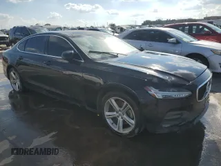 2018 Volvo S90 Momentum with VIN LVY102AK0JP050446, listed as a Copart auction lot 70877574 with 125,872 mi miles and Clean Title. Bid and sale history available at carsss.com. Image 4.