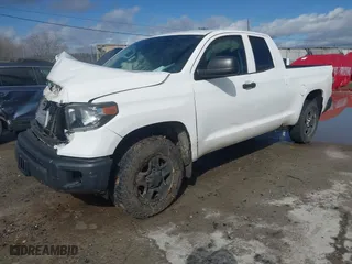 2020 Toyota Tundra 4WD SR with VIN 5TFUY5F19LX917327, listed as a IAAI auction lot 41558571 with NaN miles. Bid and sale history available at carsss.com. Image 18.