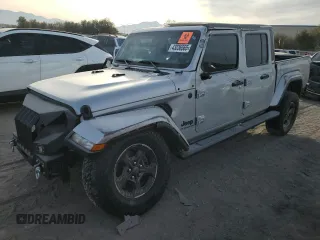 2022 Jeep Gladiator Willys with VIN 1C6HJTAG9NL113410, listed as a Copart auction lot 43236565 with 39,804 mi miles and Salvage Title. Bid and sale history available at carsss.com. Image 1.