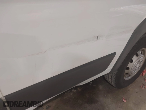2018 Ram ProMaster Cargo with VIN 3C6URVJG7JE137890, listed as a IAAI auction lot 41781696 with 86,060 mi miles. Bid and sale history available at carsss.com. Image 6.