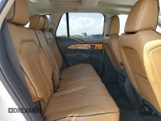 2011 Lincoln MKX z VIN 2LMDJ8JKXBBJ32276, wystawiony jako Copart lot #55921665 z przebiegiem 138 227 mil mil oraz Szkoda całkowita • Salvage title. Historia ofert i sprzedaży dostępna na DreamBid. Obrazek 10.