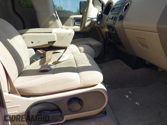 2004 Ford F-150 XL with VIN 1FTRF12W04NB83941, listed as a IAAI auction lot 41962227 with 168,463 mi miles. Bid and sale history available at carsss.com. Image 5.