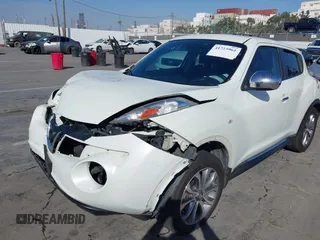 2011 Nissan Juke SL with VIN JN8AF5MV8BT015065, listed as a IAAI auction lot 41723964 with 125,687 mi miles. Bid and sale history available at carsss.com. Image 6.