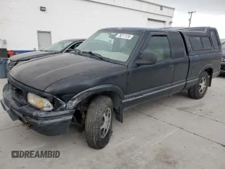 1997 GMC Sonoma SLS with VIN 1GTDT19W2V8504564, listed as a Copart auction lot 78217124 with 184,122 mi miles and Salvage Title. Bid and sale history available at carsss.com. Image 1.
