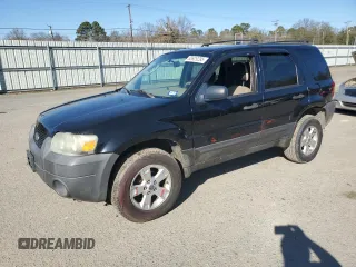 2006 Ford Escape XLT with VIN 1FMYU03166KC36401, listed as a Copart auction lot 88929295 with 156,834 mi miles and Salvage Title. Bid and sale history available at carsss.com. Image 1.