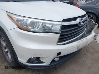 2015 Toyota Highlander XLE z VIN 5TDKKRFH0FS076120, wystawiony jako IAAI lot #42131646 z przebiegiem 117 623 mil mil oraz . Historia ofert i sprzedaży dostępna na DreamBid. Obrazek 19.