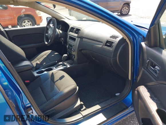 2012 Ford Fusion SE with VIN 3FAHP0HAXCR420189, listed as a IAAI auction lot 42710212 with 129,832 mi miles and . Bid and sale history available at DreamBid. Image 5.
