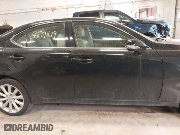 2009 Lexus IS with VIN JTHCK262395035562, listed as a IAAI auction lot 41791619 with 215,076 mi miles. Bid and sale history available at carsss.com. Image 13.