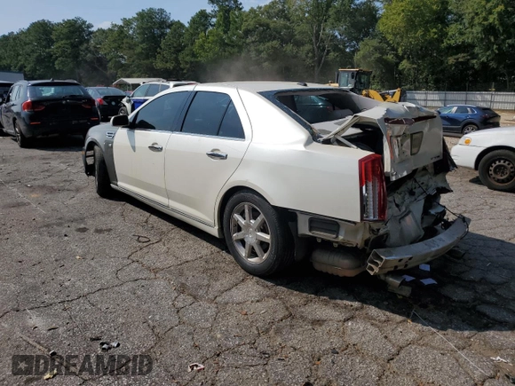 2008 Cadillac STS RWD z VIN 1G6DZ67A880189536, wystawiony jako Copart lot #71026144 z przebiegiem 178 958 mil mil oraz Szkoda całkowita • Salvage title. Historia ofert i sprzedaży dostępna na DreamBid. Obrazek 2.