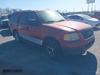 2004 Ford Expedition XLS with VIN 1FMRU13W74LA41727, listed as a IAAI auction lot 41823406 with 276,425 mi miles. Bid and sale history available at carsss.com. Image 1.