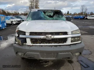 2002 Chevrolet Avalanche with VIN 3GNEC13T72G226681, listed as a Copart auction lot 82156354 with 0 mi miles and Salvage Title. Bid and sale history available at carsss.com. Image 5.