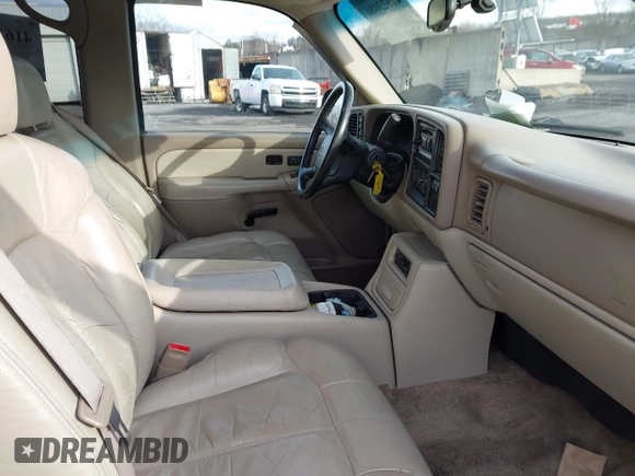 2001 Chevrolet Tahoe LT with VIN 1GNEK13TX1J281979, listed as a IAAI auction lot 41623086 with 297,509 mi miles. Bid and sale history available at carsss.com. Image 5.