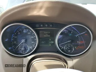 2010 Mercedes-Benz M 350 z VIN 4JGBB8GB2AA574017, wystawiony jako Copart lot #54769735 z przebiegiem 166 903 mil mil oraz Szkody całkowita. Historia ofert i sprzedaży dostępna na DreamBid. Obrazek 9.