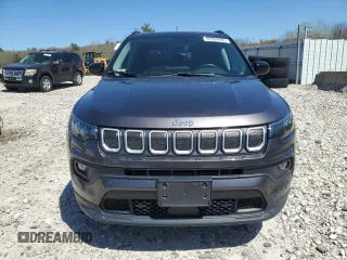 2022 Jeep Compass Latitude Lux with VIN 3C4NJDFB2NT164072, listed as a Copart auction lot 55399095 with 33,666 mi miles and Salvage title. Bid and sale history available at DreamBid. Image 5.