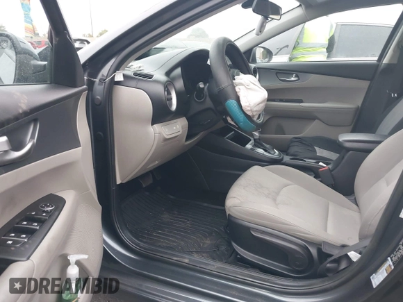 2021 Kia Forte LXS with VIN 3KPF24AD6ME362005, listed as a IAAI auction lot 42047410 with 132,918 mi miles and . Bid and sale history available at DreamBid. Image 5.