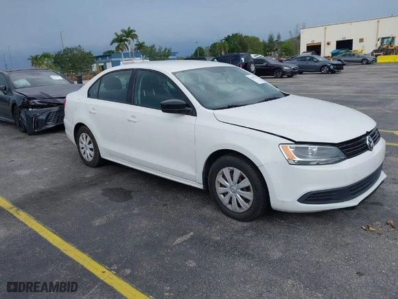 2014 Volkswagen Jetta Sedan S with VIN 3VW2K7AJ8EM375364, listed as a IAAI auction lot 41879370 with 117,259 mi miles. Bid and sale history available at carsss.com. Image 1.