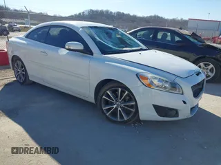 2012 Volvo C70 T5 with VIN YV1672MC4CJ125517, listed as a IAAI auction lot 41732009 with 122,956 mi miles. Bid and sale history available at carsss.com. Image 1.