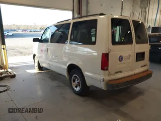 2002 Chevrolet Astro with VIN 1GNDM19X32B146063, listed as a IAAI auction lot 41595819 with 77,364 mi miles. Bid and sale history available at carsss.com. Image 3.